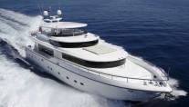 Motor yacht�4MAL
